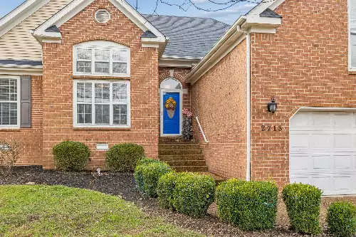 2713 Aston Woods Ln, Thompsons Station, TN  37179