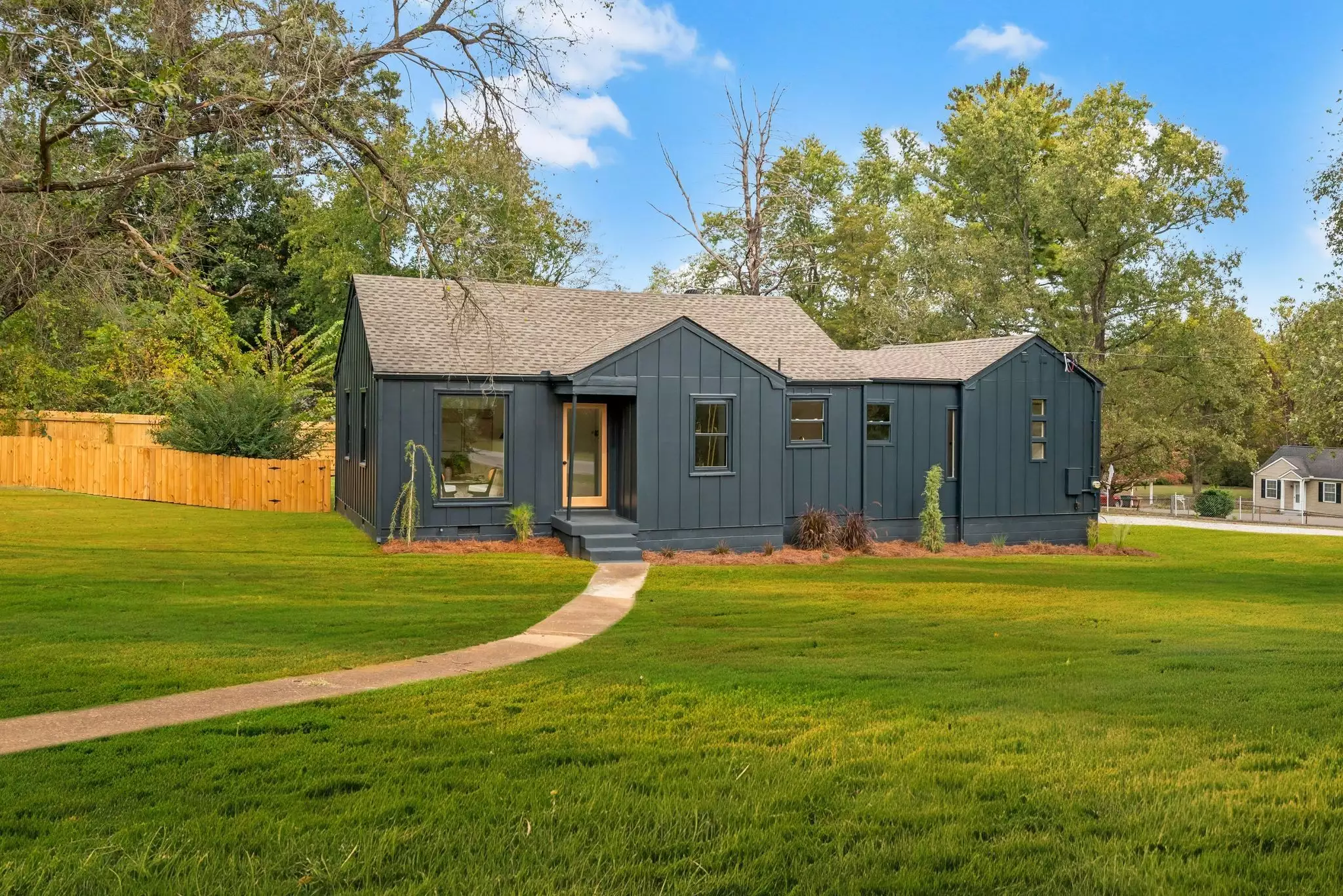 732 Drummond Dr, Nashville, TN  37211