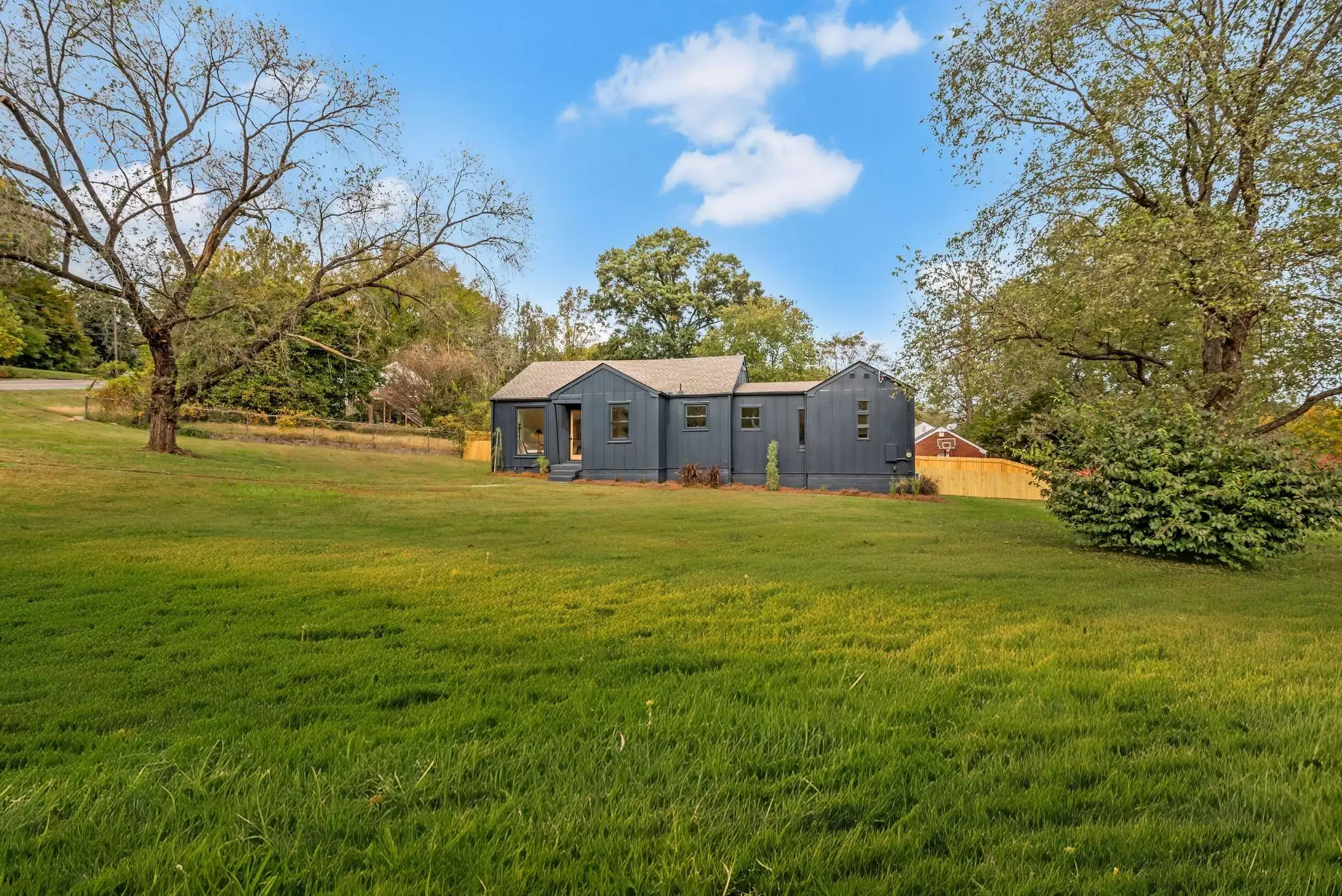 732 Drummond Dr, Nashville, TN  37211