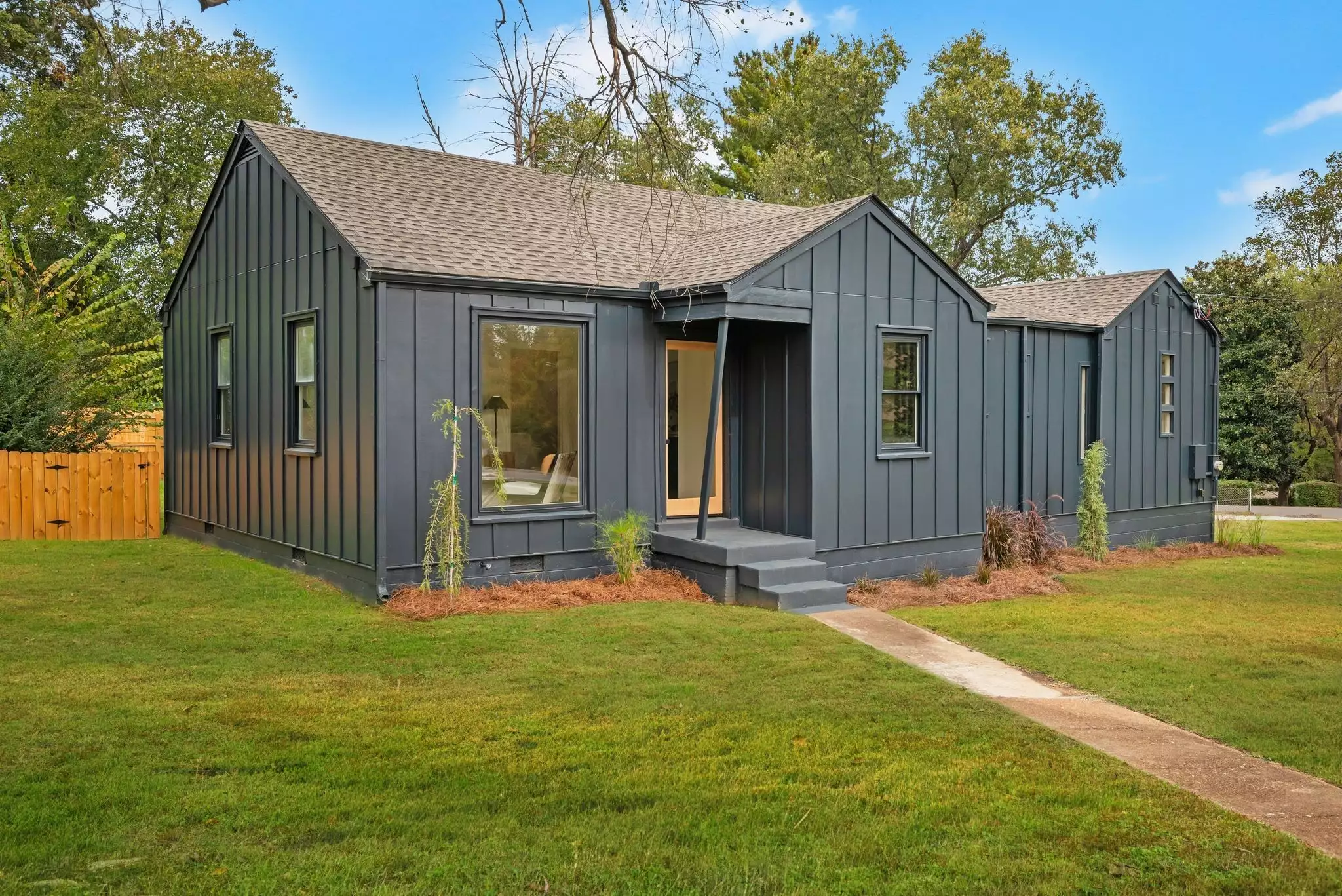 732 Drummond Dr, Nashville, TN  37211