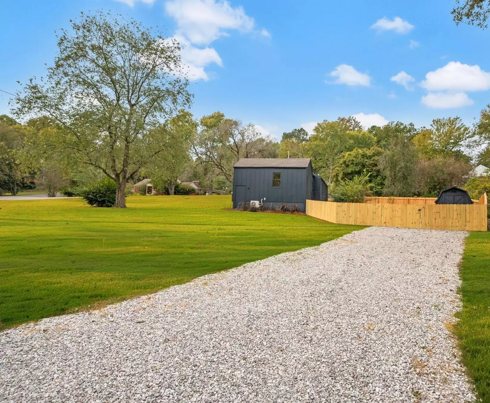 732 Drummond Dr, Nashville, TN  37211