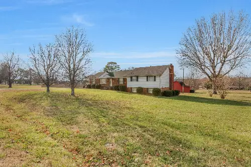 202 Shepherd Hills Dr, Madison, TN  37115
