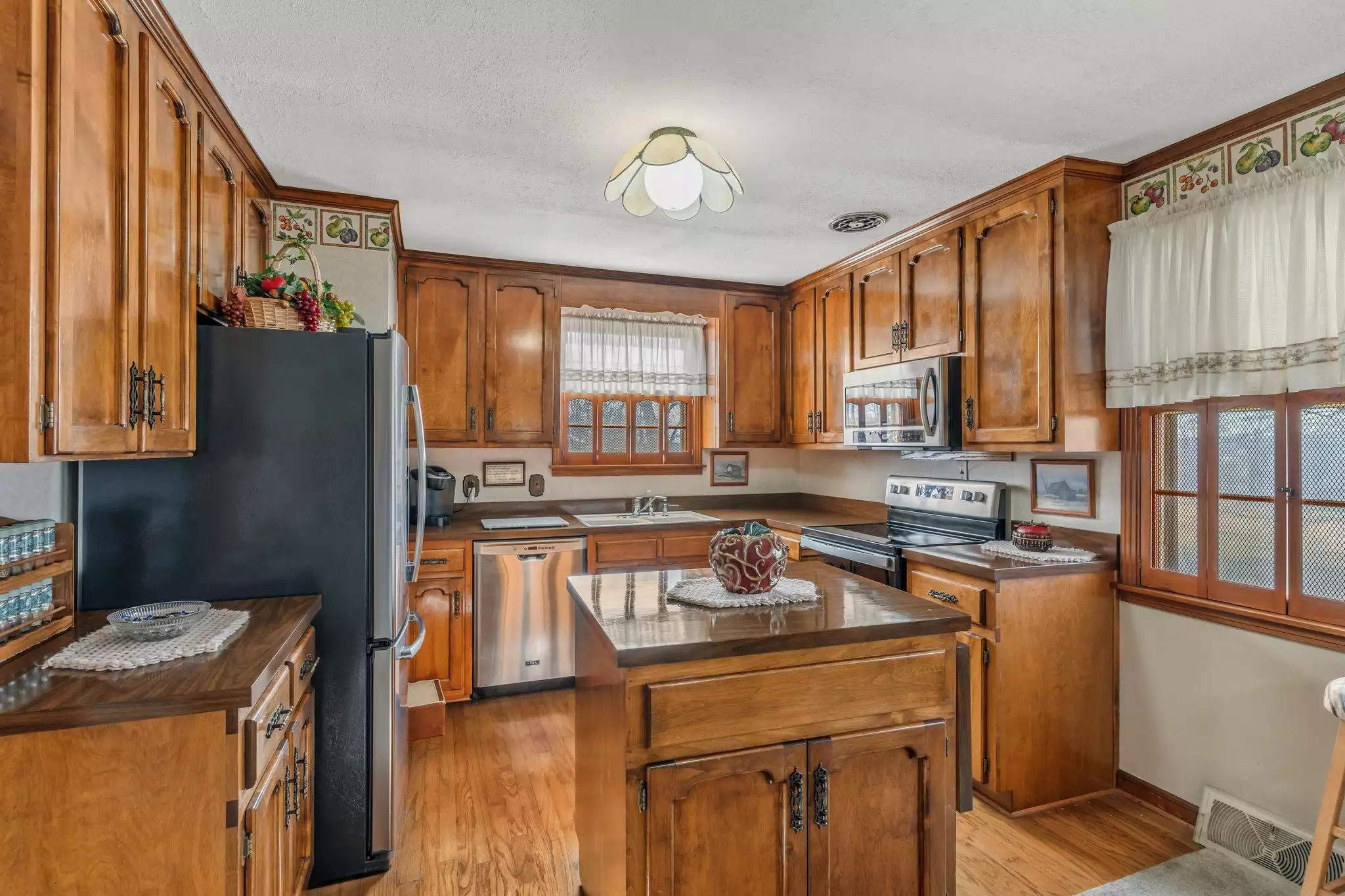 202 Shepherd Hills Dr, Madison, TN  37115