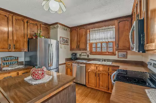 202 Shepherd Hills Dr, Madison, TN  37115