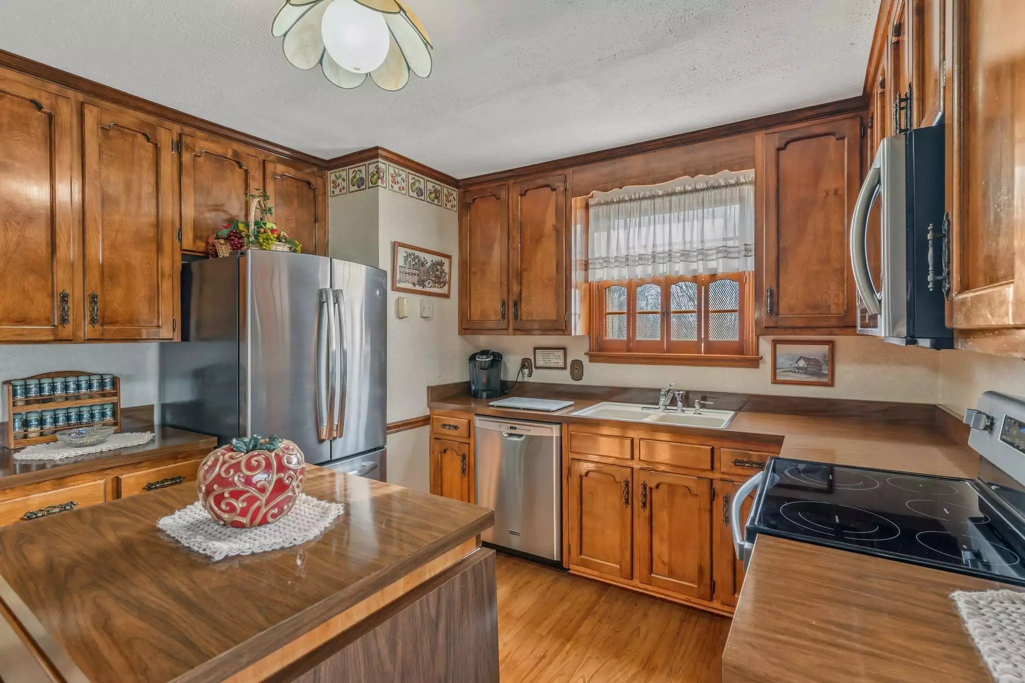 202 Shepherd Hills Dr, Madison, TN  37115