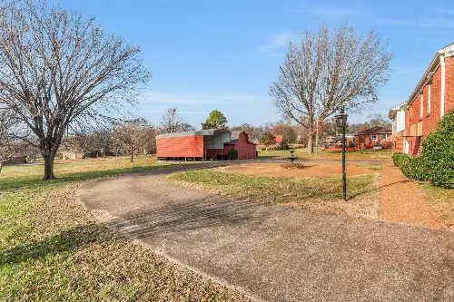 202 Shepherd Hills Dr, Madison, TN  37115