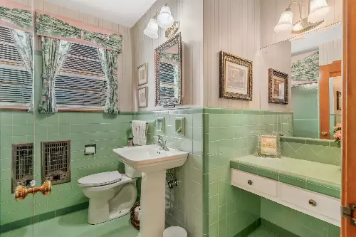 202 Shepherd Hills Dr, Madison, TN  37115