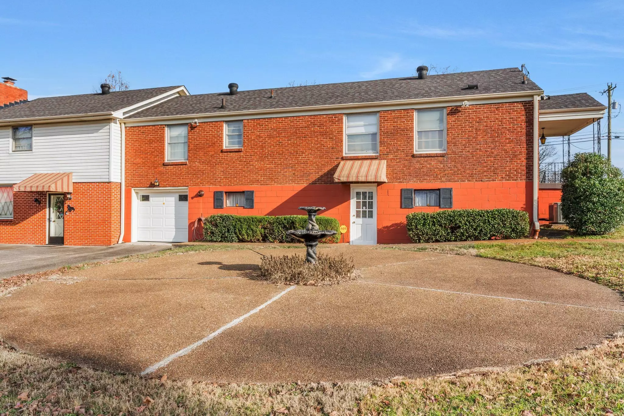 202 Shepherd Hills Dr, Madison, TN  37115