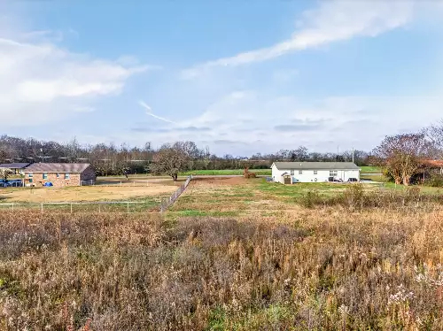 72 Monks Rd, Fayetteville, TN  37334