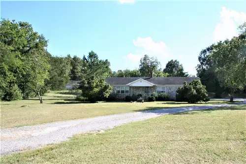 1361 E Commerce St, Lewisburg, TN  37091
