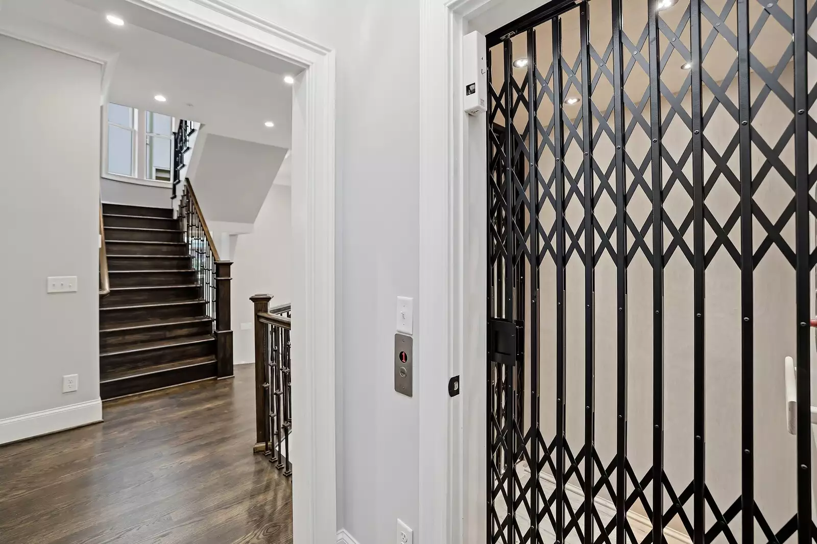 816 Shelby Ave, Nashville, TN  37206