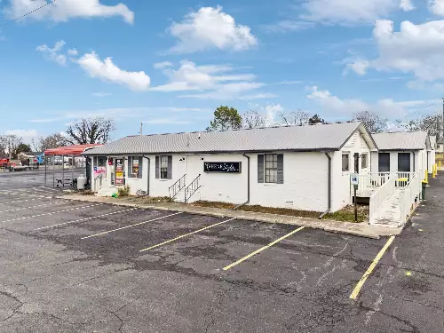 457 N Broadway, Portland, TN  37148