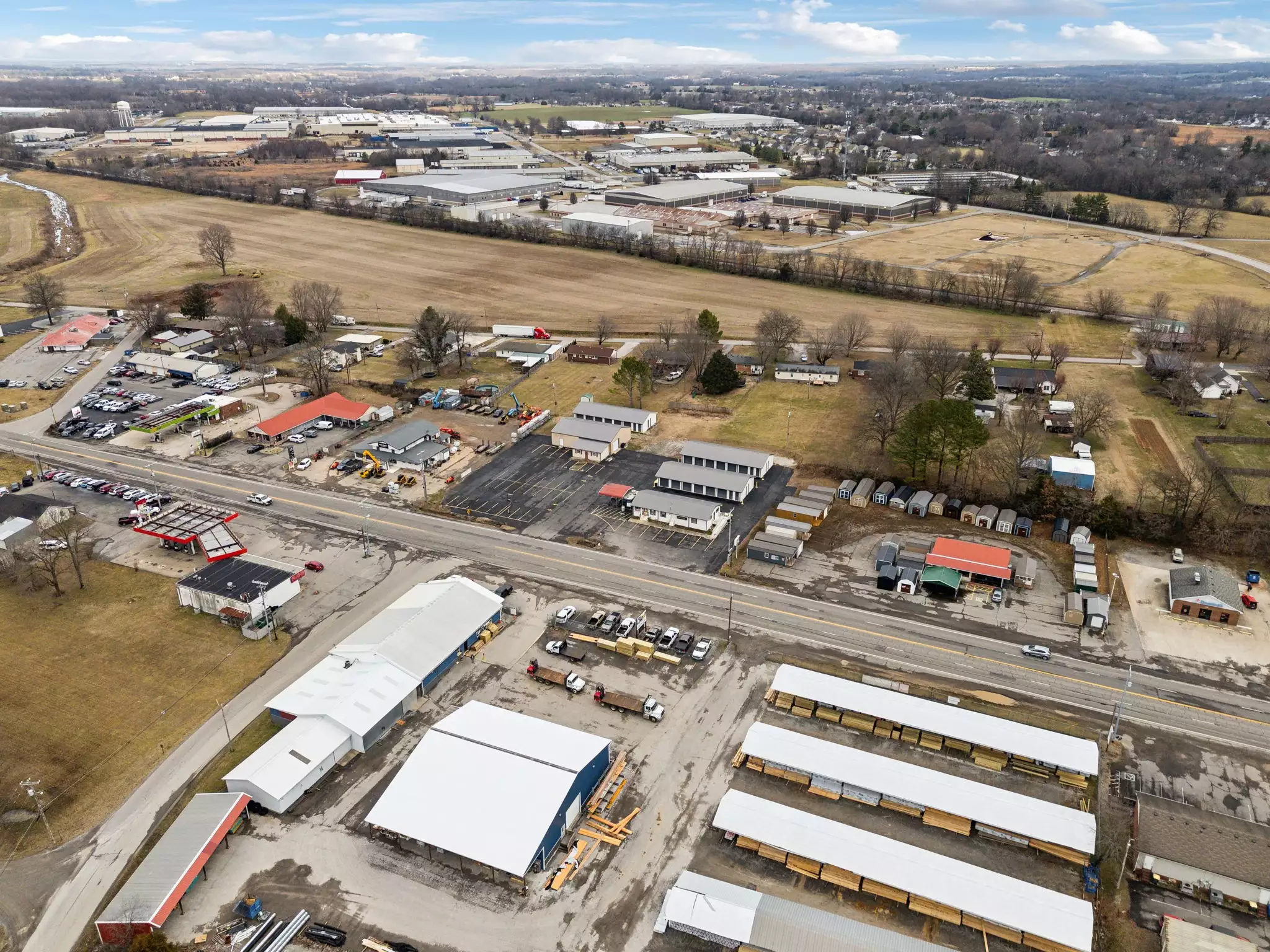 457 N Broadway, Portland, TN  37148