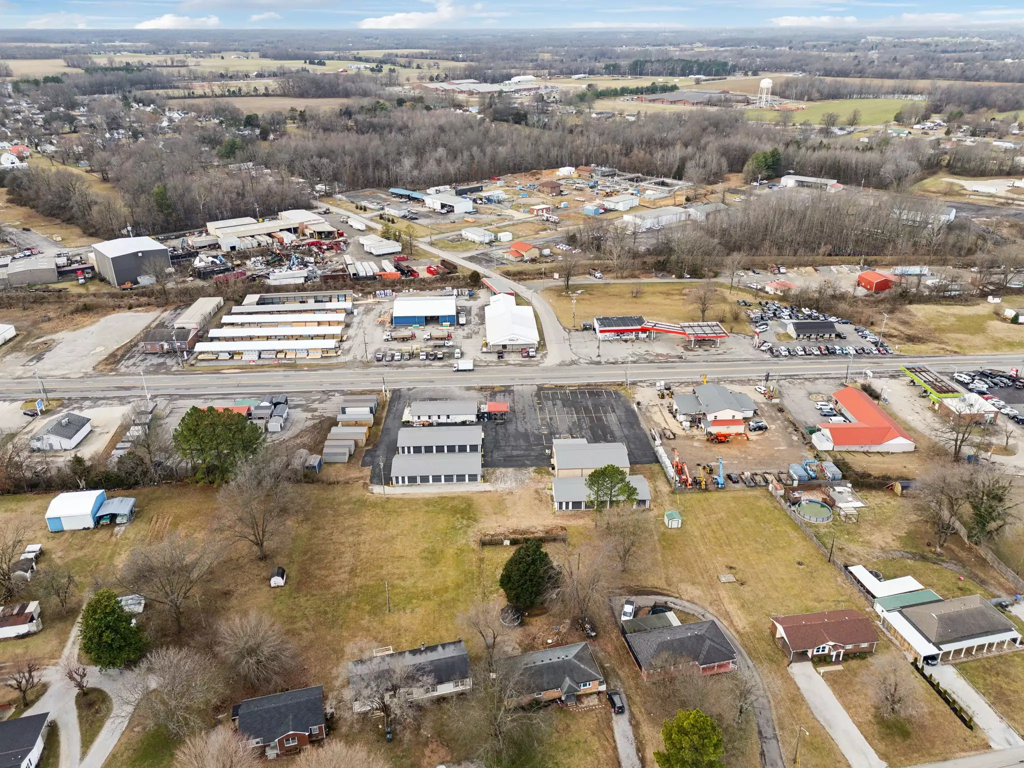 457 N Broadway, Portland, TN  37148