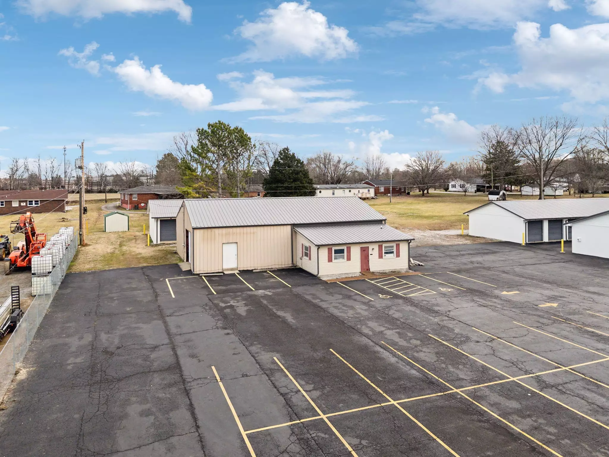 457 N Broadway, Portland, TN  37148
