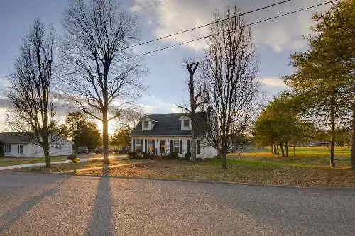 1311 Glenoaks Rd, Shelbyville, TN  37160