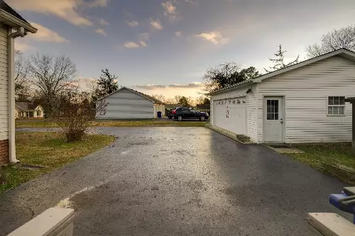 1311 Glenoaks Rd, Shelbyville, TN  37160