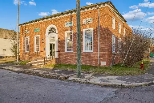 121 1st Ave, Lewisburg, TN  37091