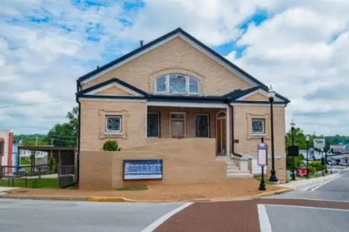 117 1st Ave, Winchester, TN  37398