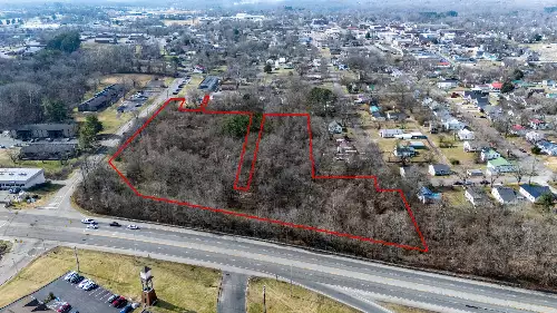 Henslee Dr Spring St, Dickson, TN  37055