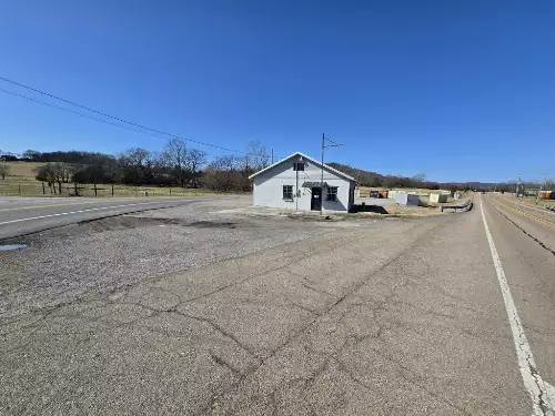 3981 Fayetteville Hwy, Petersburg, TN  37144