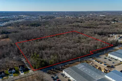 Truform Way, Dickson, TN  37055