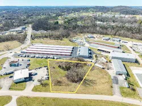 1 Tradewind Dr, Columbia, TN  38401