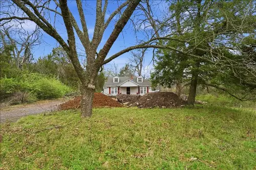 1219 S Dickerson Rd, Goodlettsville, TN  37072