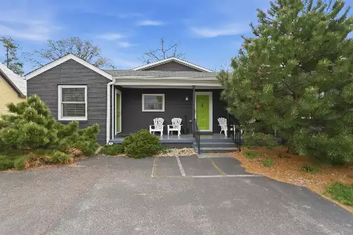 502 E Iris Dr, Nashville, TN  37204