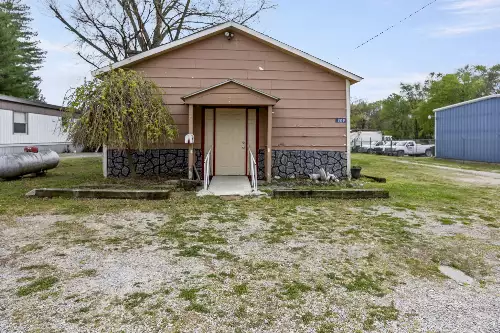 209 Hodges St, Cowan, TN  37318