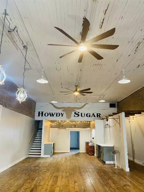 221 W Commerce St, Lewisburg, TN  37091