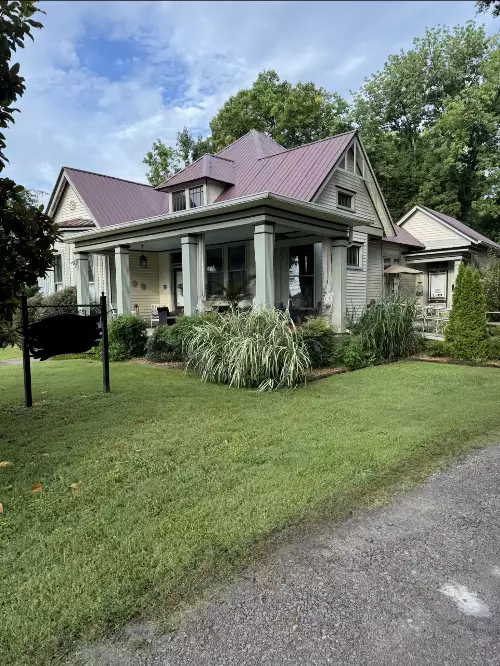 118 S Greenwood St, Lebanon, TN  37087