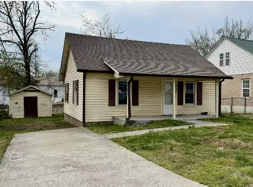 1627 Old Highway 31, Westmoreland, TN  37186