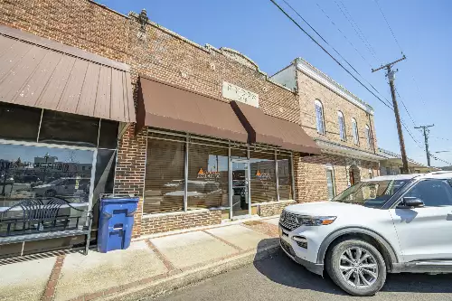 108 Public Sq, Waynesboro, TN  38485