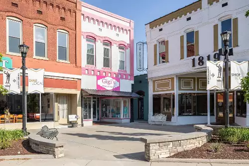 42 Public Sq, Lawrenceburg, TN  38464