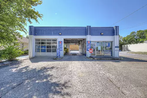 327 W Main St, Hendersonville, TN  37075