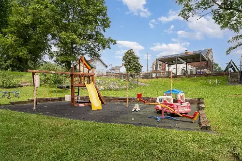 2003 Lebanon Pike, Nashville, TN  37210