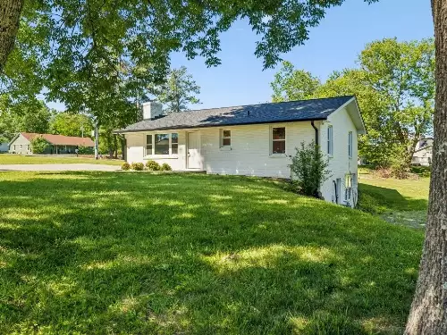 400 Highway 76, White House, TN  37188