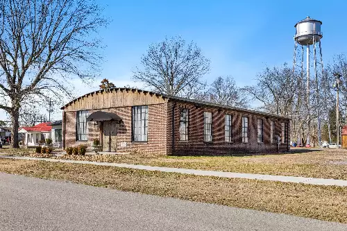 105 E Main Street, Englewood, TN  37329