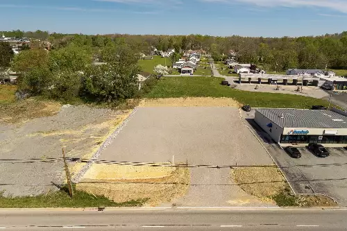 E Broad St, Smithville, TN  37166