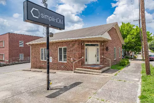 902 S High St, Columbia, TN  38401