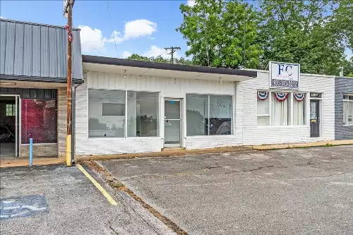 1055 Dinah Shore Blvd, Winchester, TN  37398