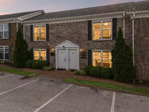 109 Holiday Ct, Franklin, TN  37067
