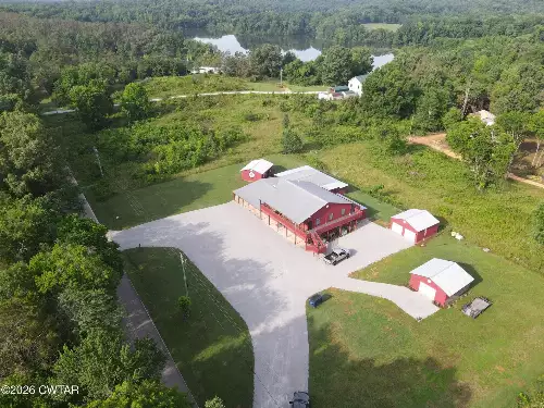7386 Mount Carmel Rd, Decaturville, TN  38329